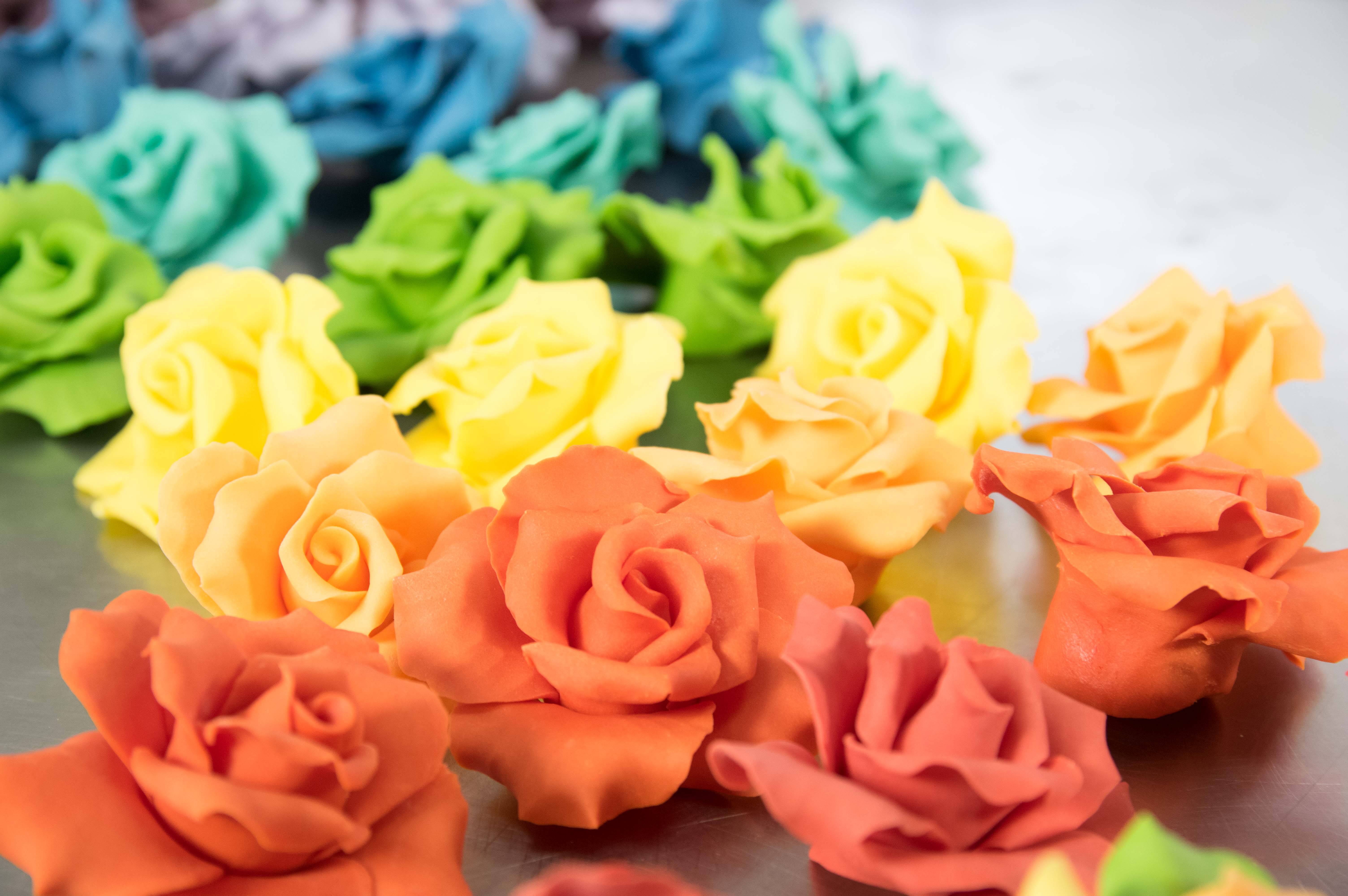 rose cioccolato plastico decorazioni per torte